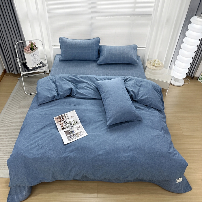 91家纺网 家纺一手货源 找家纺 拾小柒 2025新款全棉色织水洗棉防滑夹棉床盖三四件套 牛仔蓝