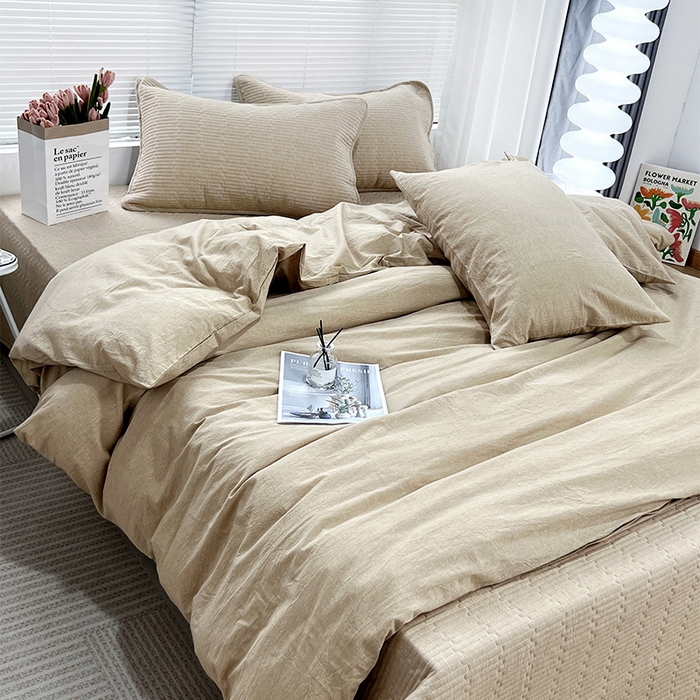 91家纺网 家纺一手货源 找家纺 拾小柒 2025新款全棉色织水洗棉防滑夹棉床盖三四件套 卡其色