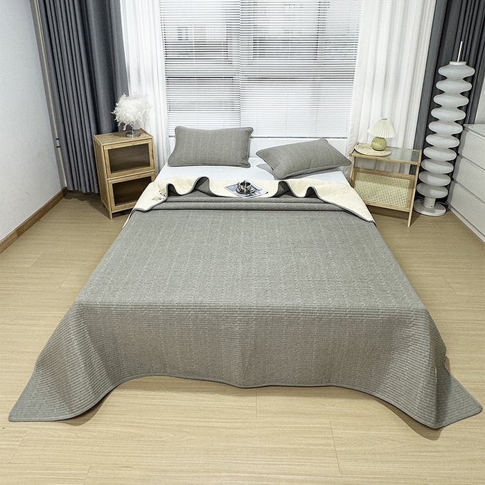 91家纺网 家纺一手货源 找家纺 拾小柒 2025新款全棉色织水洗棉防滑夹棉床盖三四件套 青灰色