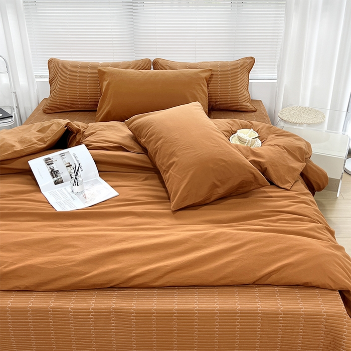 拾小柒 2025新款全棉色织水洗棉防滑夹棉床盖三四件套 焦糖色