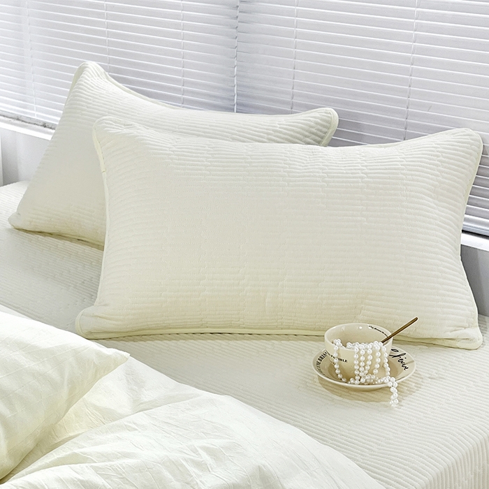 91家纺网 家纺一手货源 找家纺 拾小柒 2025新款全棉色织水洗棉夹棉隔脏污枕套 鹅黄色
