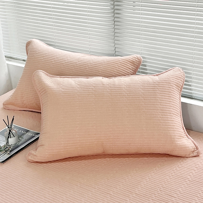 91家纺网 家纺一手货源 找家纺 拾小柒 2025新款全棉色织水洗棉夹棉隔脏污枕套 粉玉色