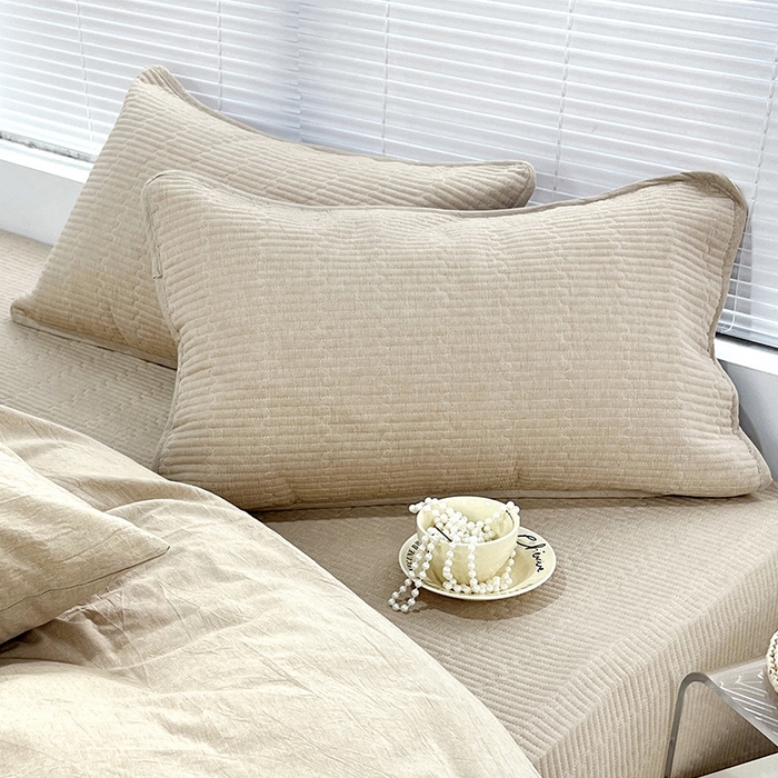 91家纺网 家纺一手货源 找家纺 拾小柒 2025新款全棉色织水洗棉夹棉隔脏污枕套 卡其色