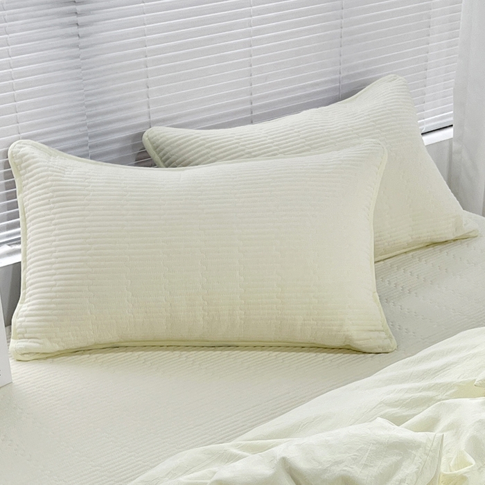 91家纺网 家纺一手货源 找家纺 拾小柒 2025新款全棉色织水洗棉夹棉隔脏污枕套 鹅黄色