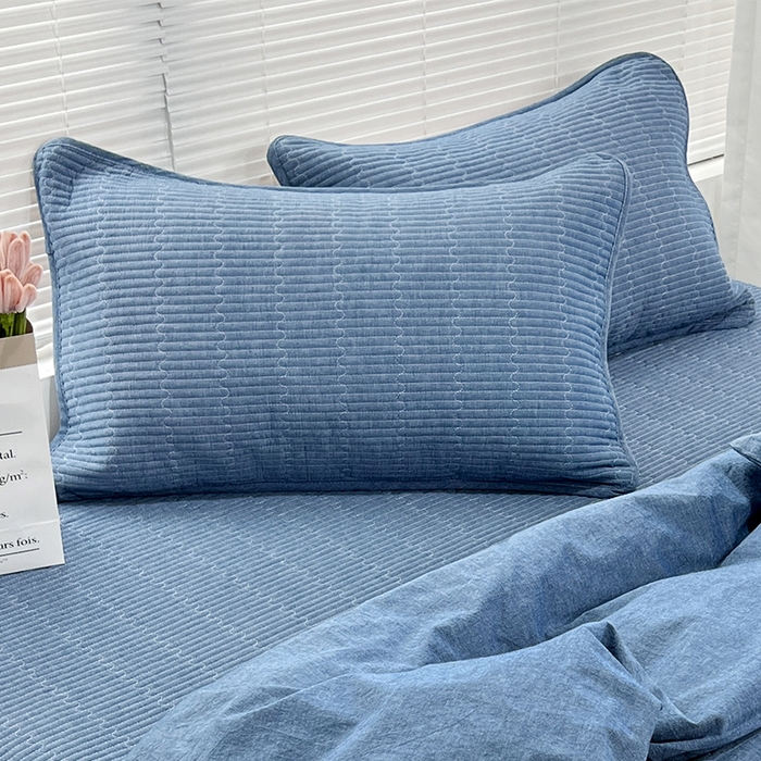 91家纺网 家纺一手货源 找家纺 拾小柒 2025新款全棉色织水洗棉夹棉隔脏污枕套 牛仔蓝