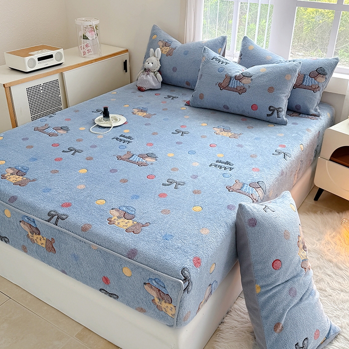 91家纺网 家纺一手货源 找家纺 慕梵家居2025新款雪花绒床笠 波点小腊肠