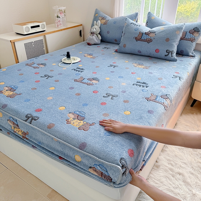 91家纺网 家纺一手货源 找家纺 慕梵家居2025新款雪花绒床笠 波点小腊肠