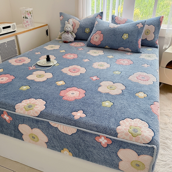 91家纺网 家纺一手货源 找家纺 慕梵家居2025新款雪花绒床笠 蓝调花语