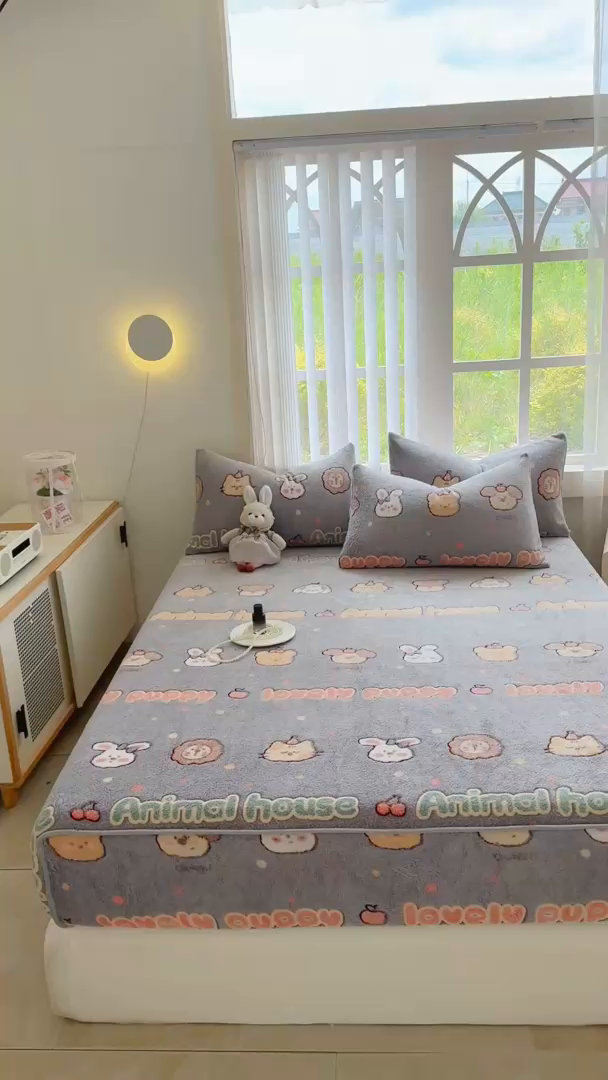 91家纺网 家纺一手货源 找家纺 慕梵家居2025新款雪花绒床笠 萌趣-灰