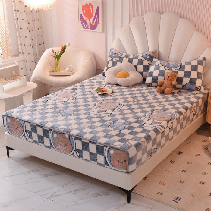 91家纺网 家纺一手货源 找家纺 慕梵家居2025新款雪花绒床笠 太空熊