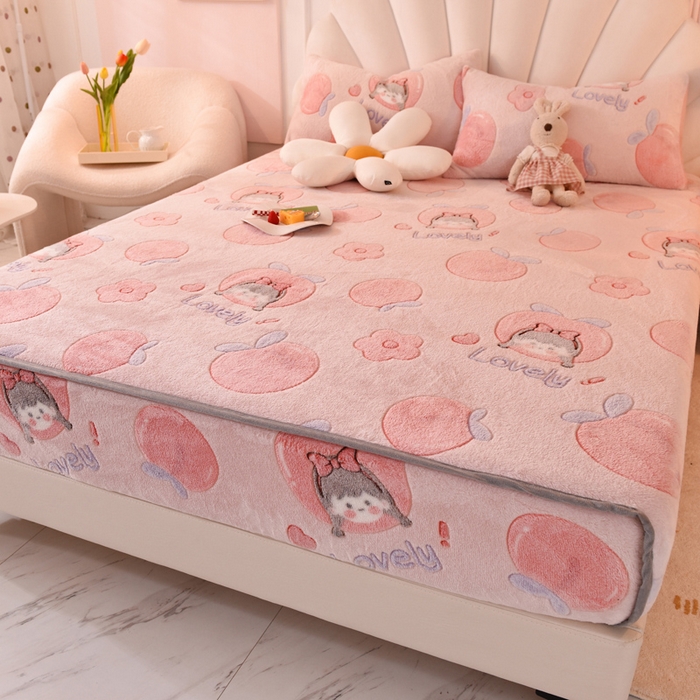 91家纺网 家纺一手货源 找家纺 慕梵家居2025新款雪花绒床笠 桃子少女