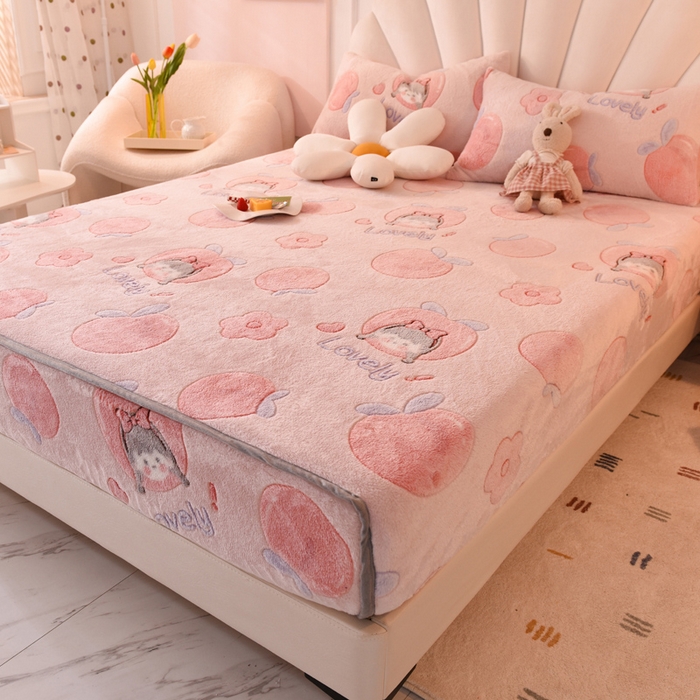 91家纺网 家纺一手货源 找家纺 慕梵家居2025新款雪花绒床笠 桃子少女