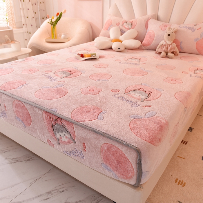 91家纺网 家纺一手货源 找家纺 慕梵家居2025新款雪花绒床笠 桃子少女