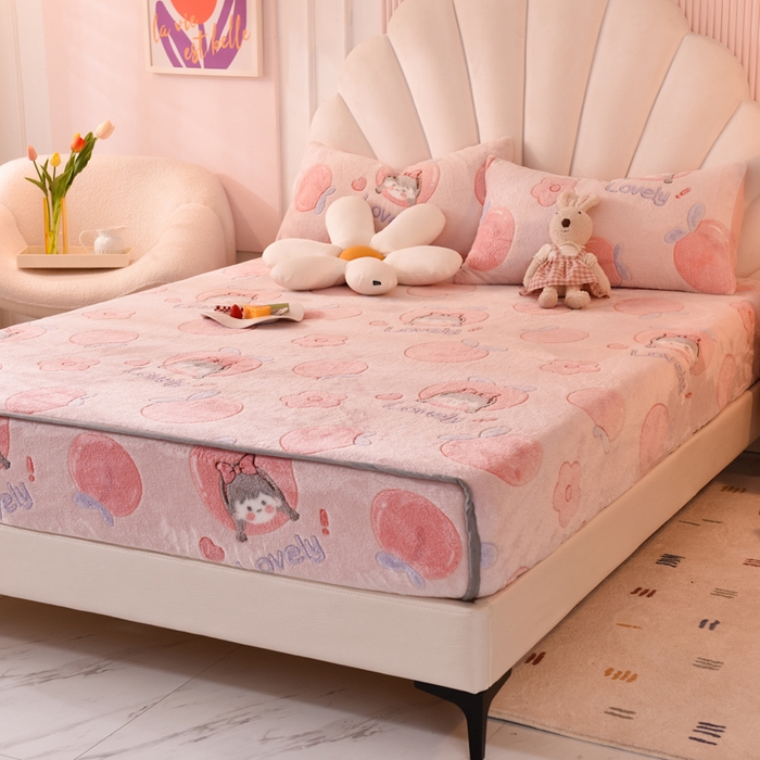 91家纺网 家纺一手货源 找家纺 慕梵家居2025新款雪花绒床笠 桃子少女