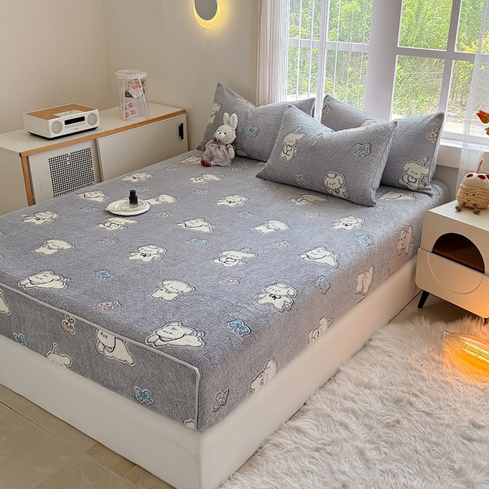 91家纺网 家纺一手货源 找家纺 慕梵家居2025新款雪花绒床笠 汪汪旋风