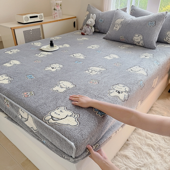 91家纺网 家纺一手货源 找家纺 慕梵家居2025新款雪花绒床笠 汪汪旋风