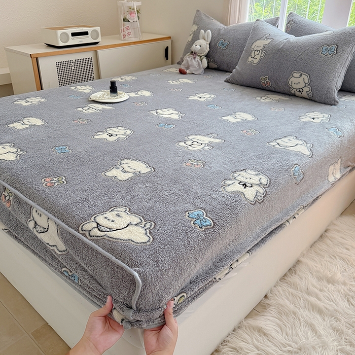 91家纺网 家纺一手货源 找家纺 慕梵家居2025新款雪花绒床笠 汪汪旋风