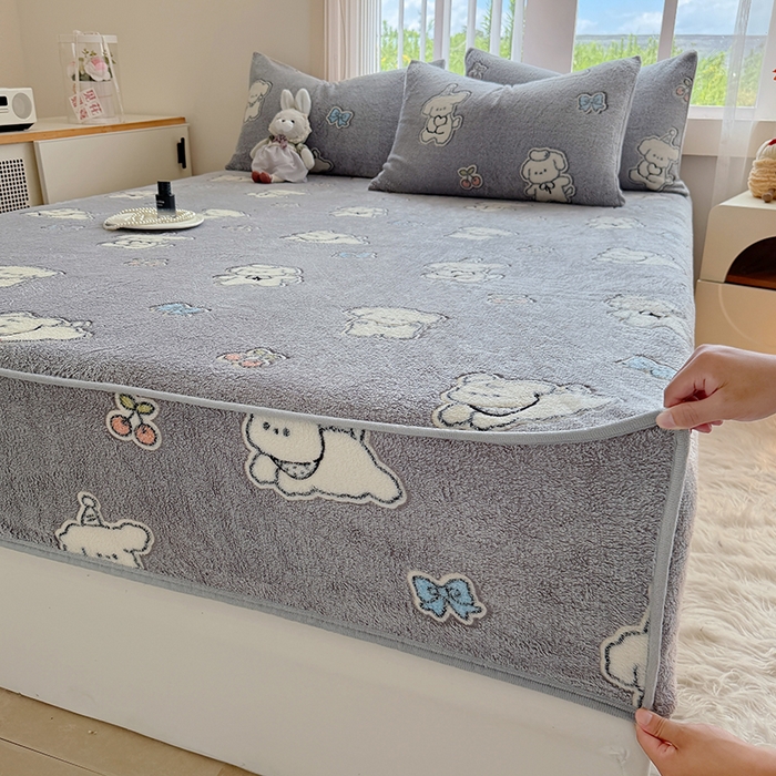 91家纺网 家纺一手货源 找家纺 慕梵家居2025新款雪花绒床笠 汪汪旋风