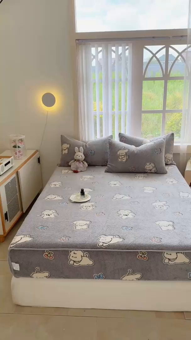 91家纺网 家纺一手货源 找家纺 慕梵家居2025新款雪花绒床笠 汪汪旋风