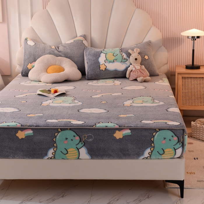 91家纺网 家纺一手货源 找家纺 慕梵家居2025新款雪花绒床笠 小恐龙