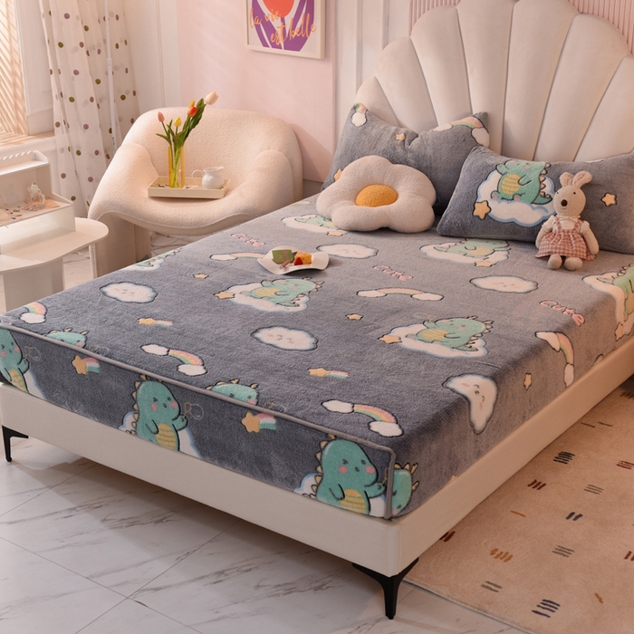 91家纺网 家纺一手货源 找家纺 慕梵家居2025新款雪花绒床笠 小恐龙