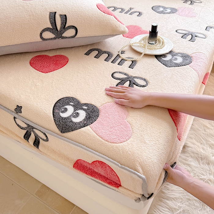 91家纺网 家纺一手货源 找家纺 慕梵家居2025新款雪花绒床笠 心动符号