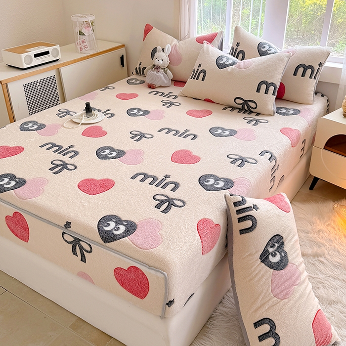 91家纺网 家纺一手货源 找家纺 慕梵家居2025新款雪花绒床笠 心动符号