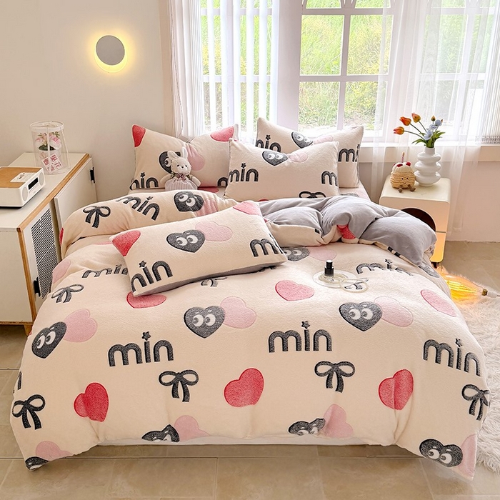 91家纺网 家纺一手货源 找家纺 慕梵家居2025新款雪花绒床笠 心动符号