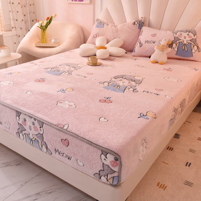 91家纺网 家纺一手货源 找家纺 慕梵家居2025新款雪花绒床笠 樱桃女孩