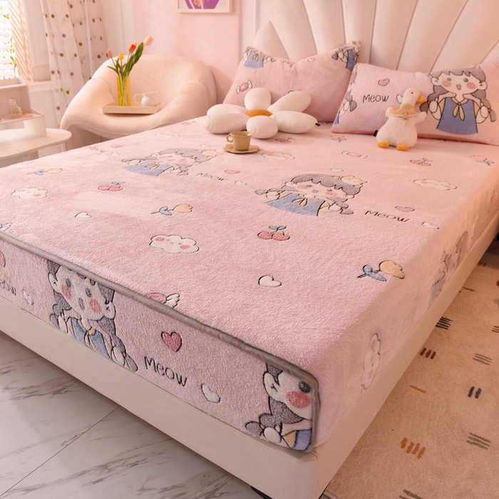 91家纺网 家纺一手货源 找家纺 慕梵家居2025新款雪花绒床笠 樱桃女孩