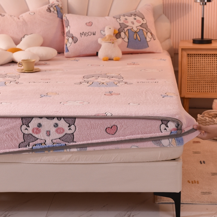 91家纺网 家纺一手货源 找家纺 慕梵家居2025新款雪花绒床笠 樱桃女孩