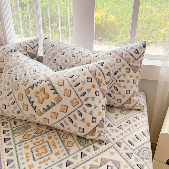 91家纺网 家纺一手货源 找家纺 慕梵家居2025新款雪花绒床笠 月光几何