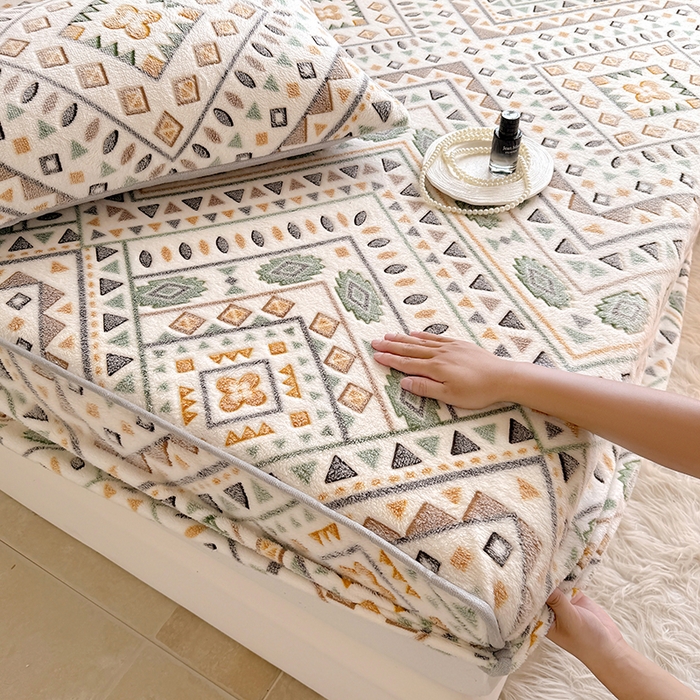 91家纺网 家纺一手货源 找家纺 慕梵家居2025新款雪花绒床笠 月光几何