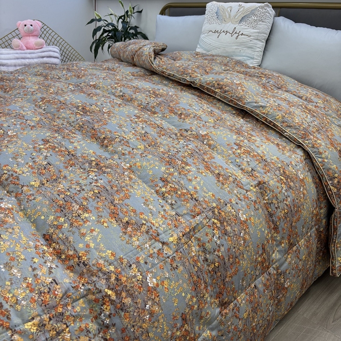 91家纺网 家纺一手货源 找家纺 太阳羽家纺 2025新款莱赛丝印花被加厚保暖被 樱花灰