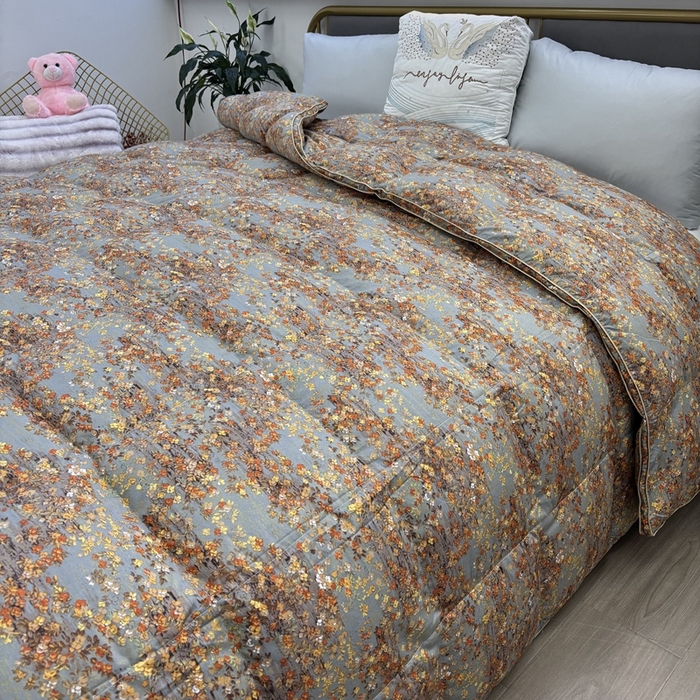 91家纺网 家纺一手货源 找家纺 太阳羽家纺 2025新款莱赛丝印花被加厚保暖被 樱花灰