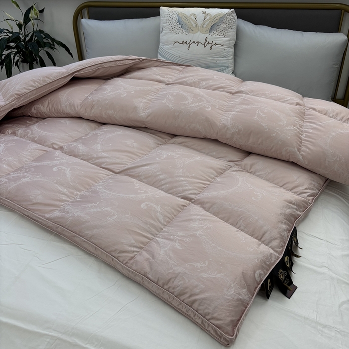 91家纺网 家纺一手货源 找家纺 太阳羽家纺 2025新款高端仿真丝提花被加厚保暖被 仿豆