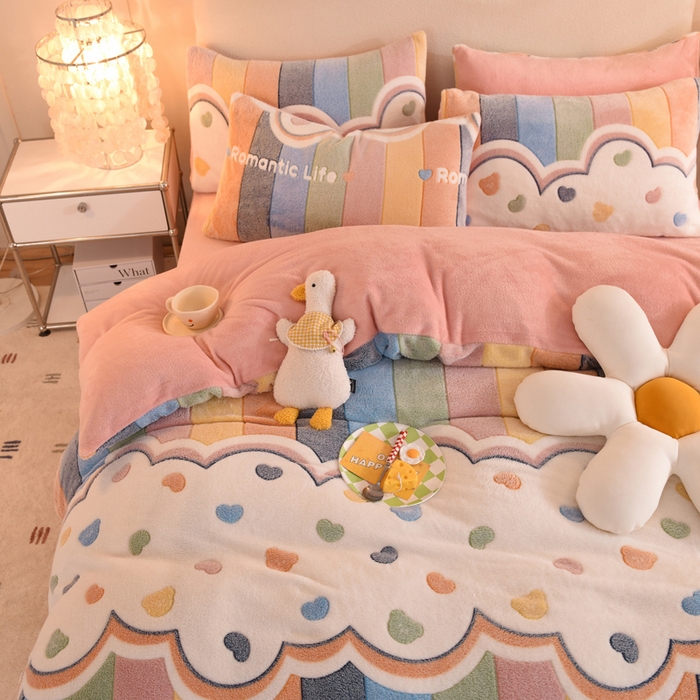 91家纺网 家纺一手货源 找家纺 慕梵家居2025新款雪花绒被套 彩虹