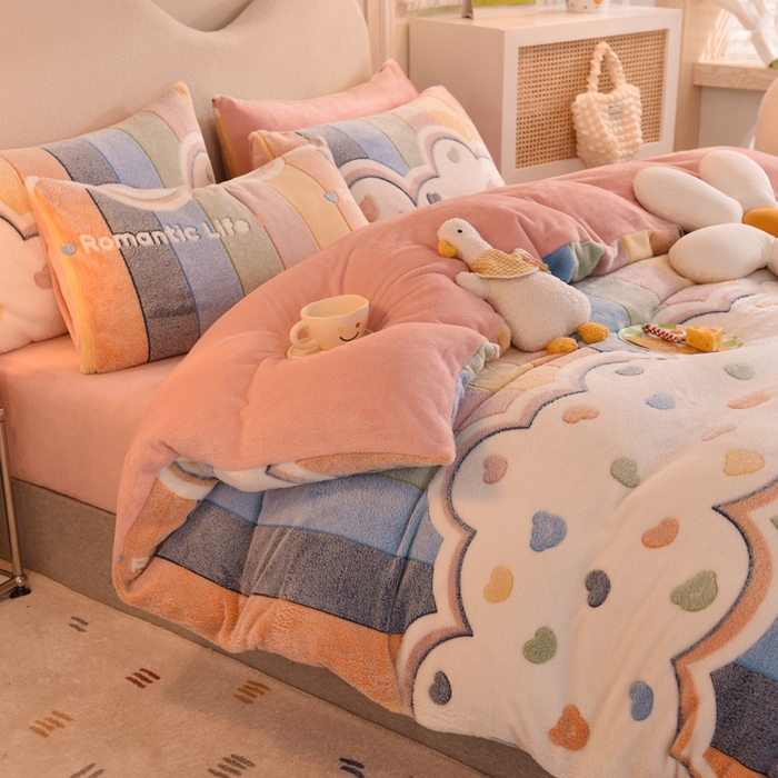 91家纺网 家纺一手货源 找家纺 慕梵家居2025新款雪花绒被套 彩虹