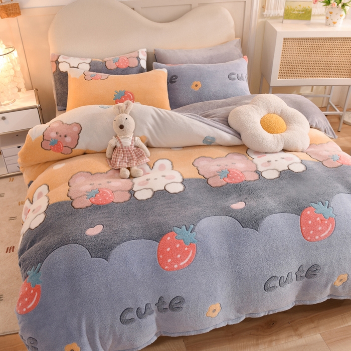 91家纺网 家纺一手货源 找家纺 慕梵家居2025新款雪花绒被套 草莓兔