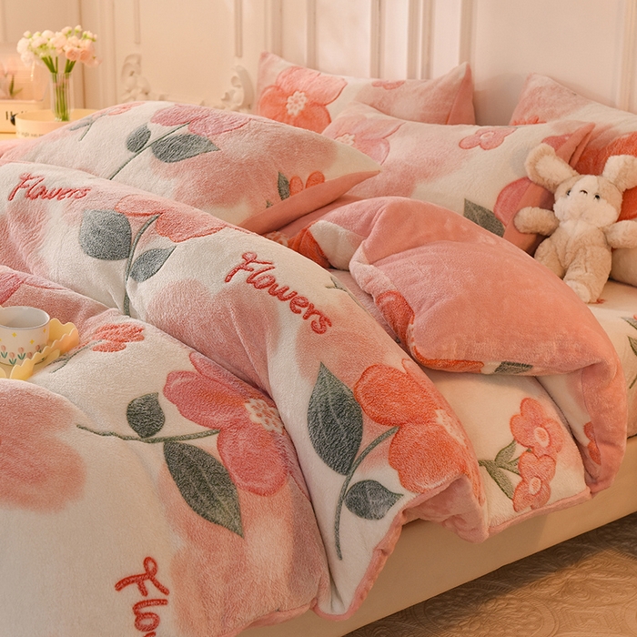 91家纺网 家纺一手货源 找家纺 慕梵家居2025新款雪花绒被套 繁花似锦