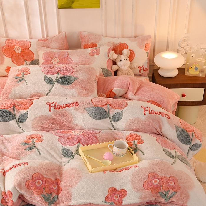 91家纺网 家纺一手货源 找家纺 慕梵家居2025新款雪花绒被套 繁花似锦