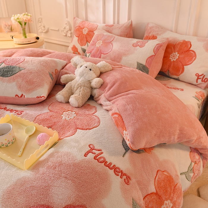 91家纺网 家纺一手货源 找家纺 慕梵家居2025新款雪花绒被套 繁花似锦