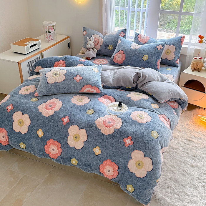 91家纺网 家纺一手货源 找家纺 慕梵家居2025新款雪花绒被套 蓝调花语