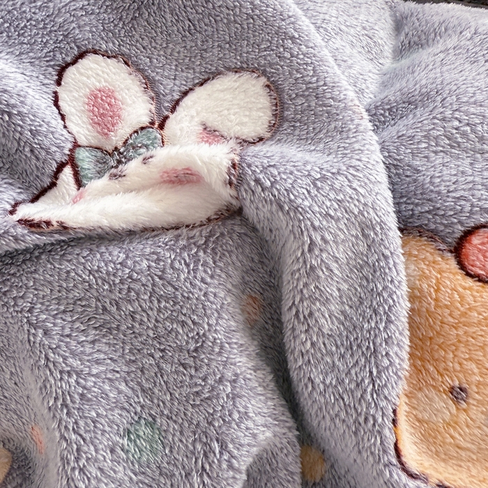 91家纺网 家纺一手货源 找家纺 慕梵家居2025新款雪花绒被套 萌趣-灰