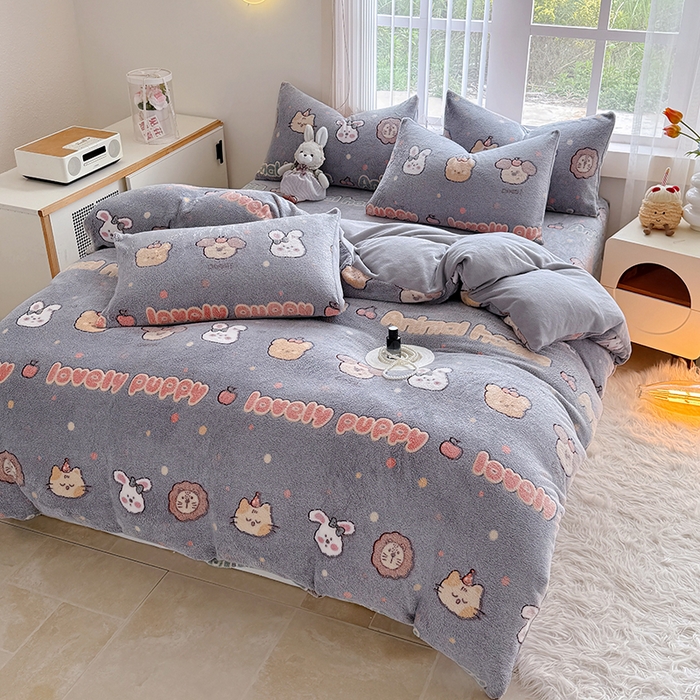 91家纺网 家纺一手货源 找家纺 慕梵家居2025新款雪花绒被套 萌趣-灰