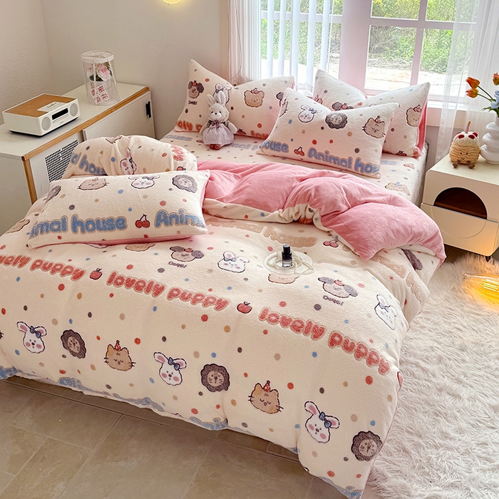 91家纺网 家纺一手货源 找家纺 慕梵家居2025新款雪花绒被套 萌趣-米