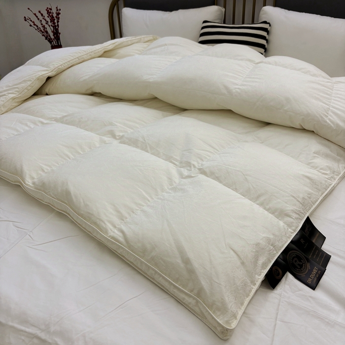 91家纺网 家纺一手货源 找家纺 太阳羽家纺 2025新款高精密印花被保暖冬被被芯 凤米