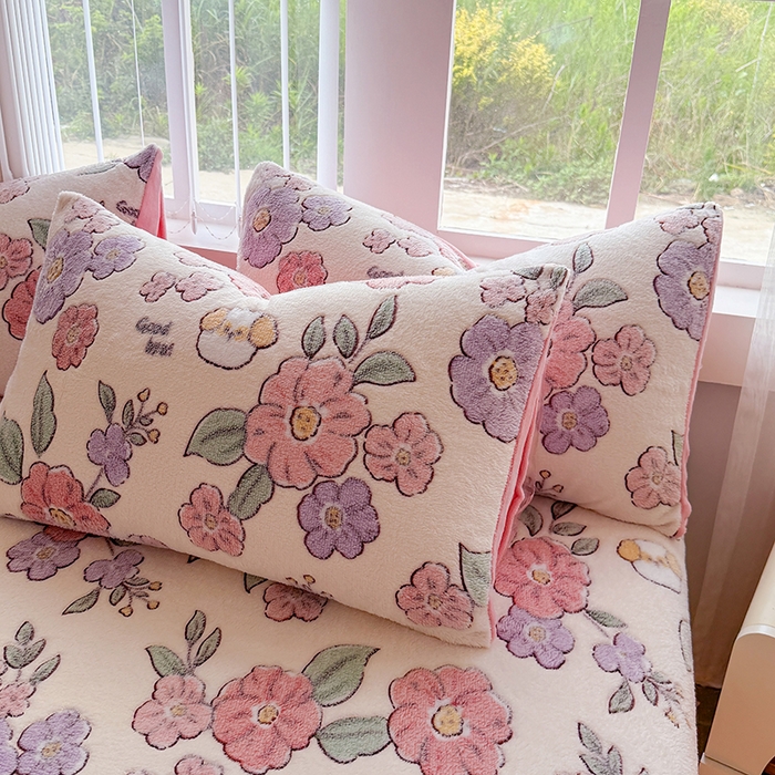 91家纺网 家纺一手货源 找家纺 慕梵家居2025新款雪花绒被套 晴空花漾