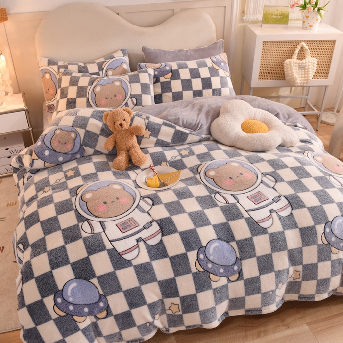 91家纺网 家纺一手货源 找家纺 慕梵家居2025新款雪花绒被套 太空熊