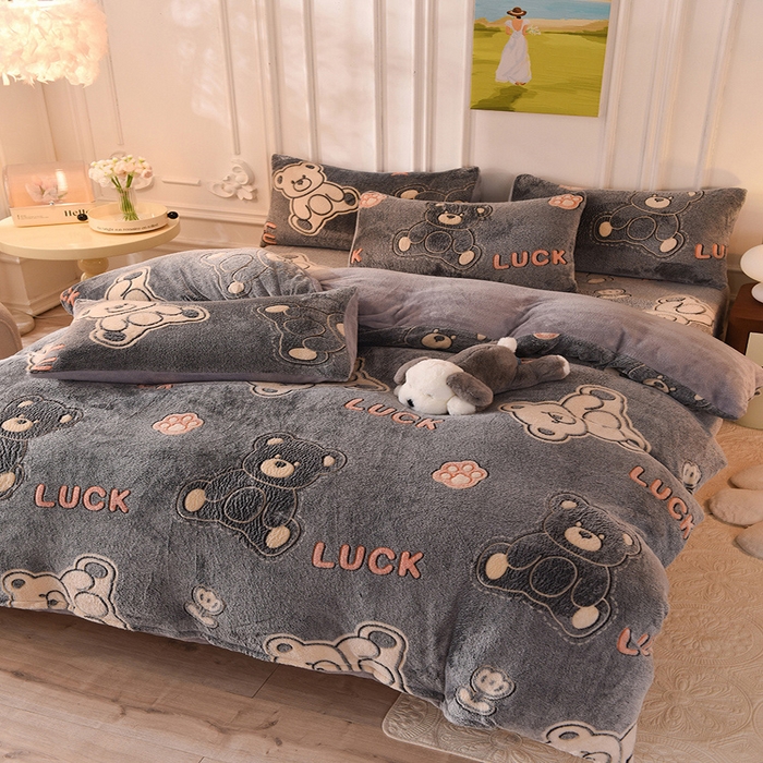 91家纺网 家纺一手货源 找家纺 慕梵家居2025新款雪花绒被套 泰迪熊